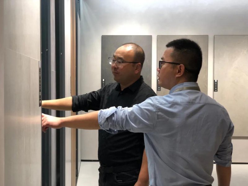 依諾巖板瓷磚“2022新品規(guī)劃及品牌策略研討會”圓滿舉行_5