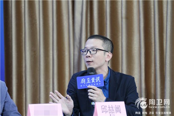 1539853221667577.jpg 邱喆閶.jpg