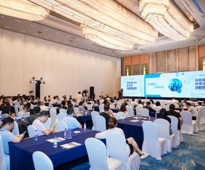 喜訊！東鵬整裝衛(wèi)浴榮獲廚衛(wèi)行業(yè)兩大重磅殊榮！