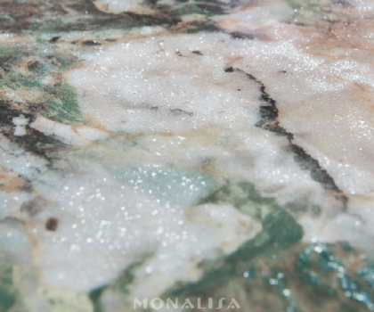 以國(guó)際領(lǐng)先的晶閃技術(shù)，蒙娜麗莎瓷磚七星珍巖系列再現(xiàn)自然極奢之美