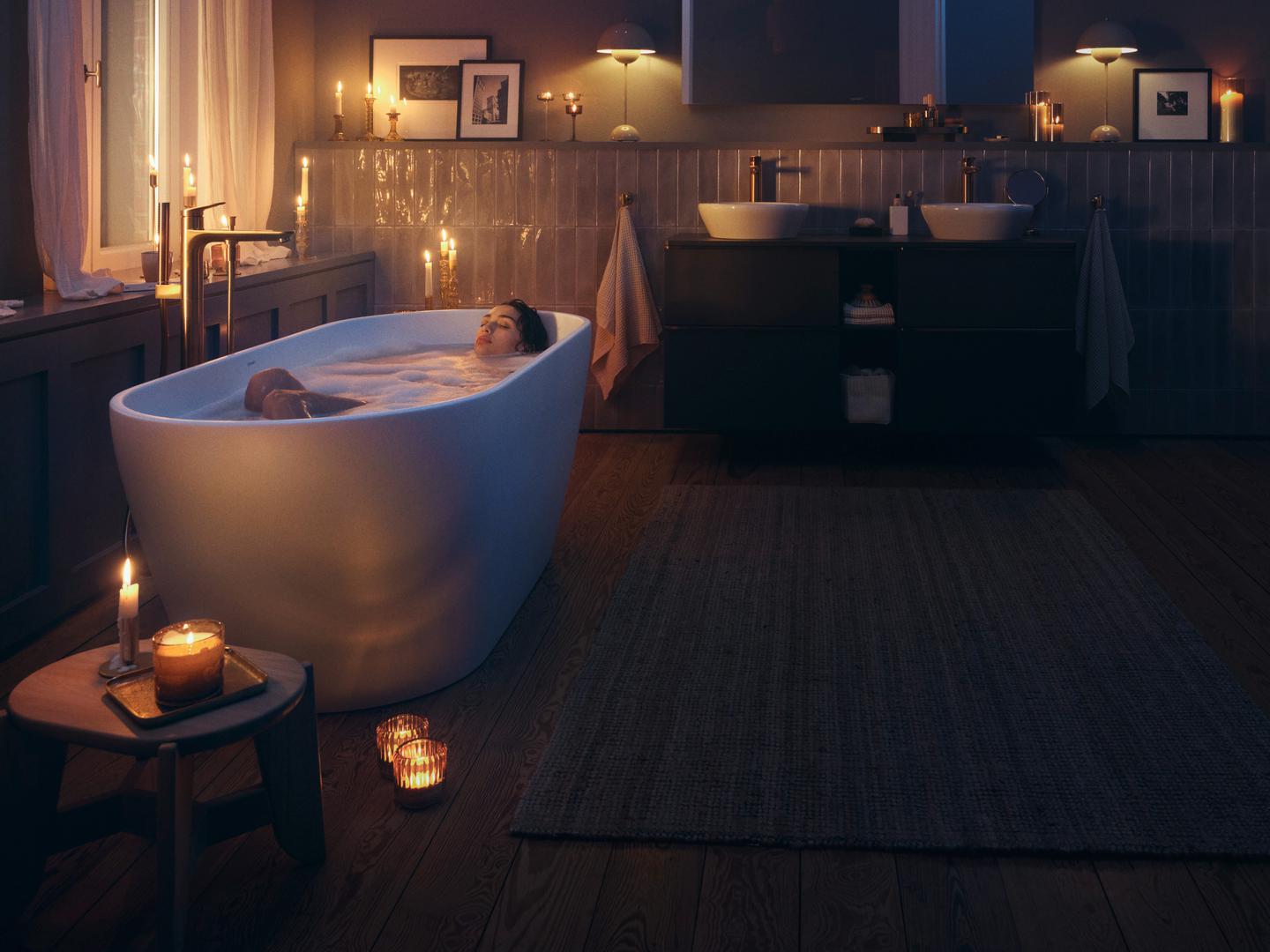 01 以沉浸式泡澡享受悠長(zhǎng)冬日時(shí)光 體驗(yàn)冬日衛(wèi)浴美學(xué).jpg 01 以沉浸式泡澡享受悠長(zhǎng)冬日時(shí)光 體驗(yàn)冬日衛(wèi)浴美學(xué).jpg