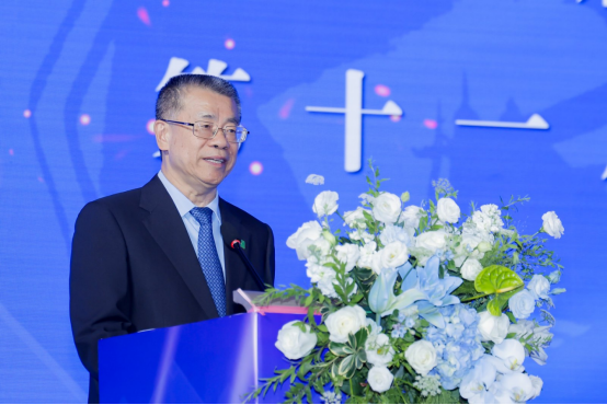 1745714190569553.png 2025行業(yè)兩會(huì)|東鵬整裝衛(wèi)浴實(shí)力榮膺兩項(xiàng)大獎(jiǎng)282.png